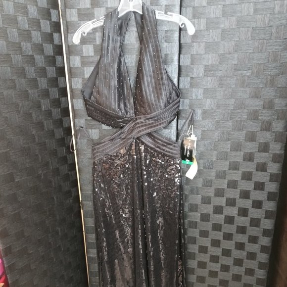 Size Medium backless dress HUGE DISCOUNT - Picture 1 of 5